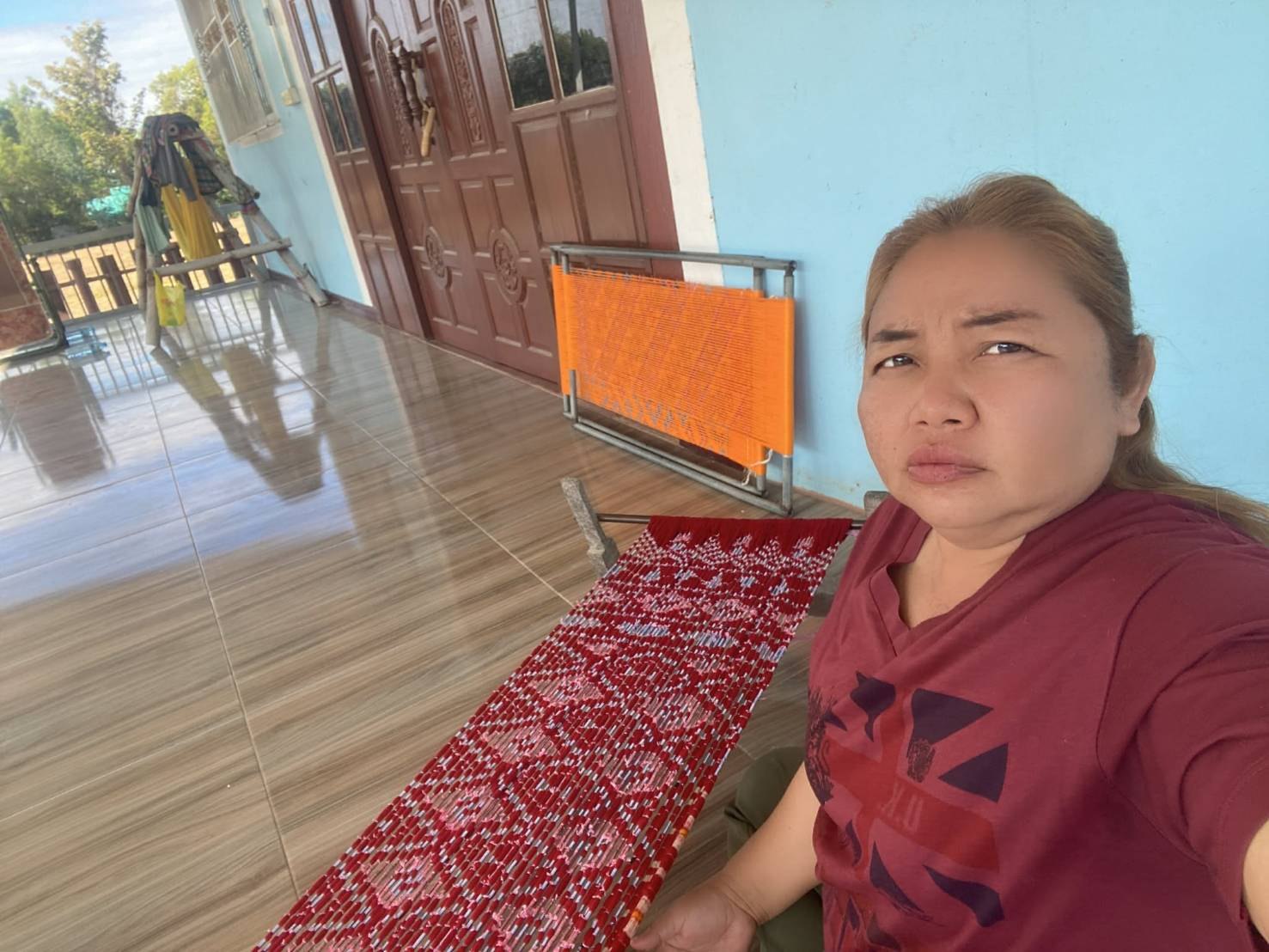 กลุ่มทอผ้าไหม